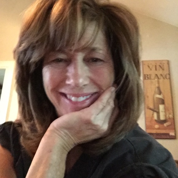 Meet your Posher, Bev - Picture 2 of 3